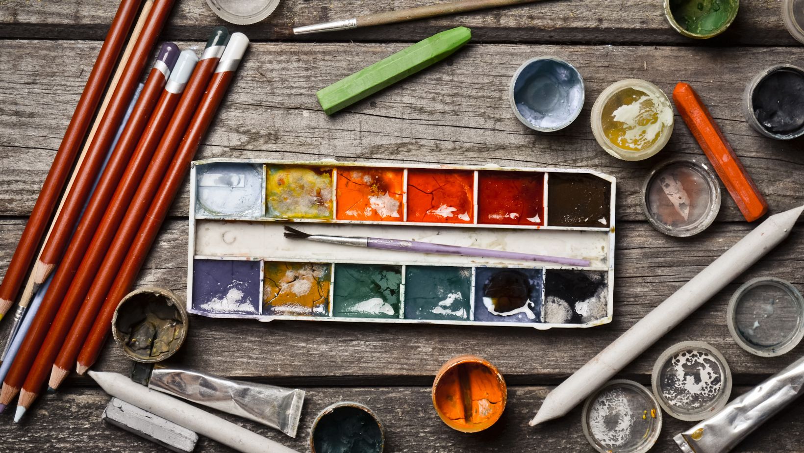 Paints and paint brushes 